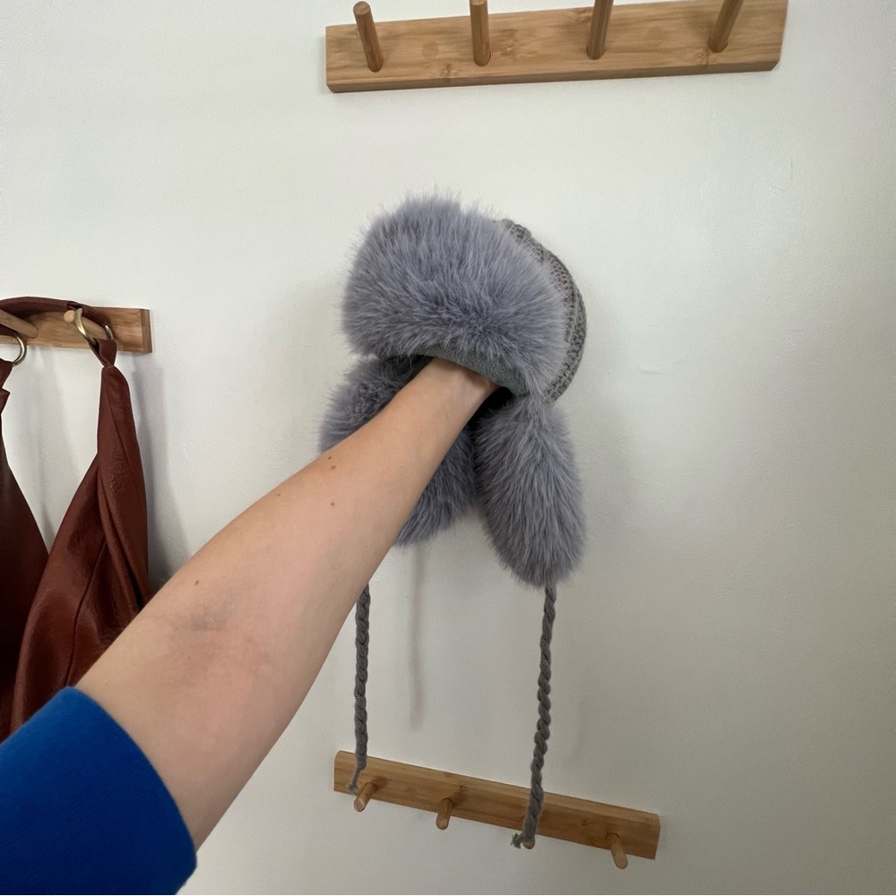 Surell Gray faux Fur warm knit trapper Hat no flaws size xs women’s
